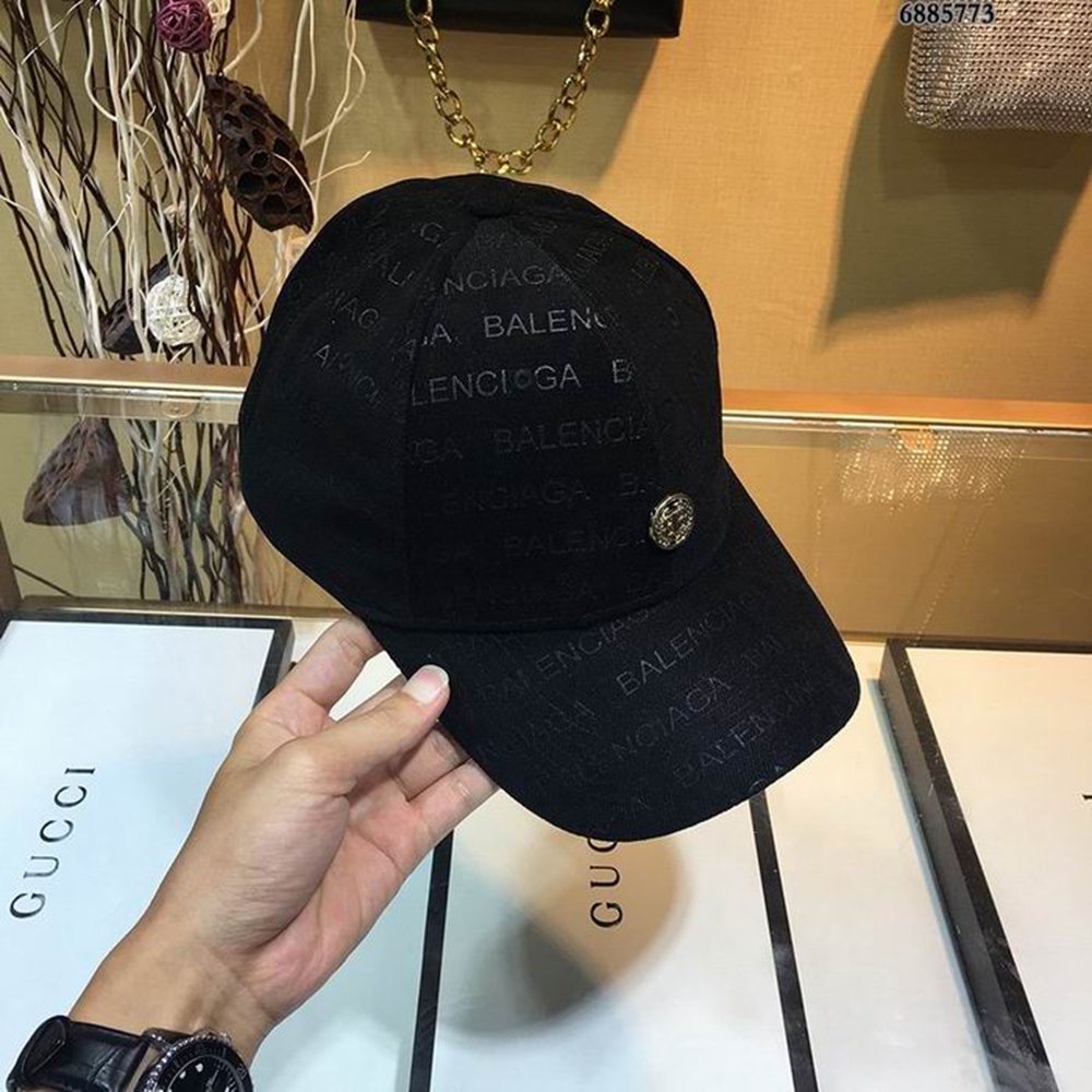 Ba*len*cia*ga hat